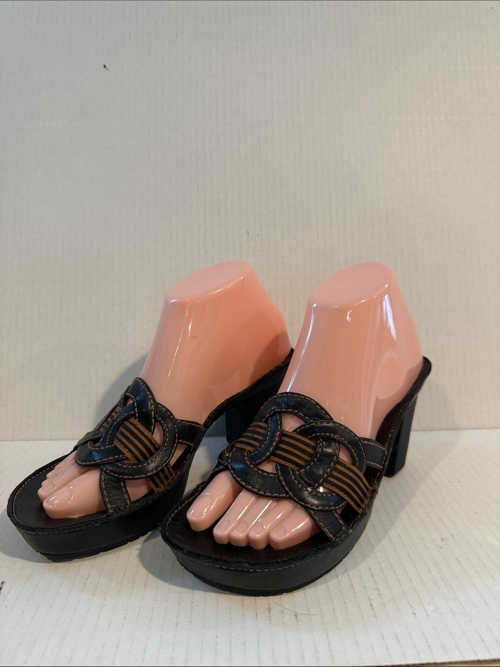 Clarks Indigo Black Woven Sandals for Women (sz 6-1/2)
